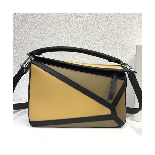 Loewe 2019 Puzzle Medium Shoulder Bag, 29CM - 로에베 … - 1
