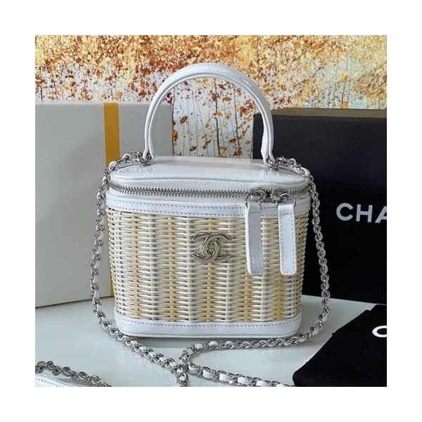 Chanel 2020 Leather Tote Shoulder Bag,15CM - 샤넬 20… - 1