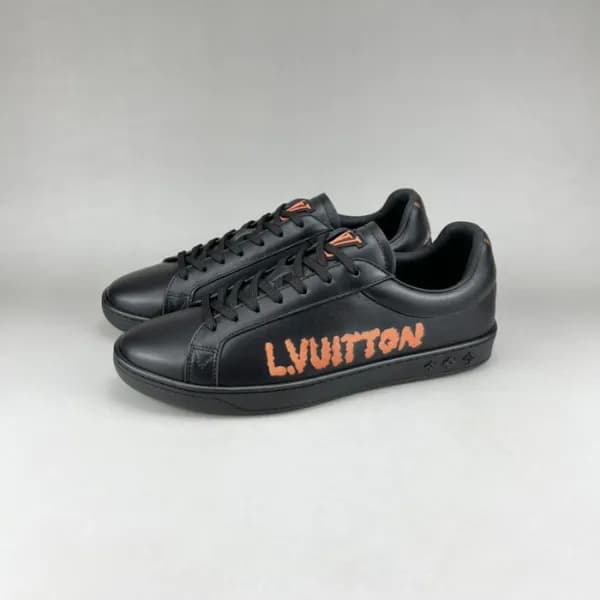 루이비통 남성 블랙 스니커즈 - Mens Black Sneakers - lou05033x - 1