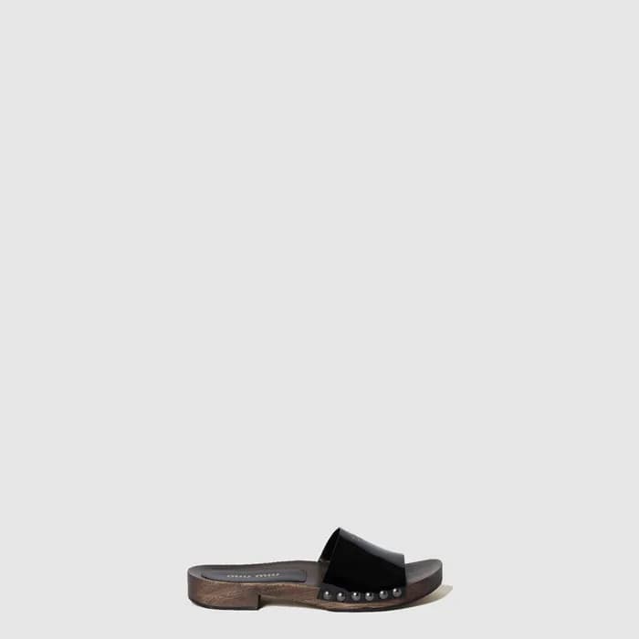 미우미우 여성 페이턴트 가죽 클로그 - Miu Miu Womens Patent Leathe… - 1