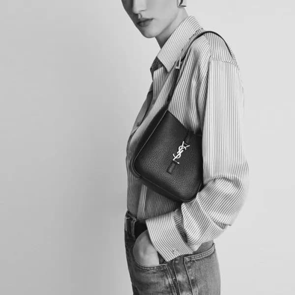입생로랑 여성 미니 소프트 호보 백 - Saint Laurent Womens Mini So… - 1