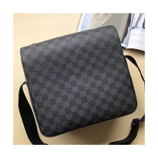 Louis Vuitton Messenger Shoulder Bag,28cm - 루이비통 남… - 1