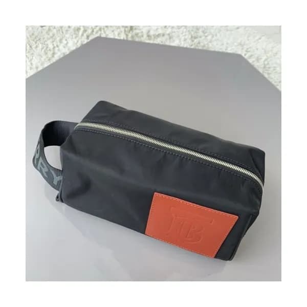 Burberry 2019 Nylon Pouch Bag, 24cm - 버버리 2019 나일론… - 1