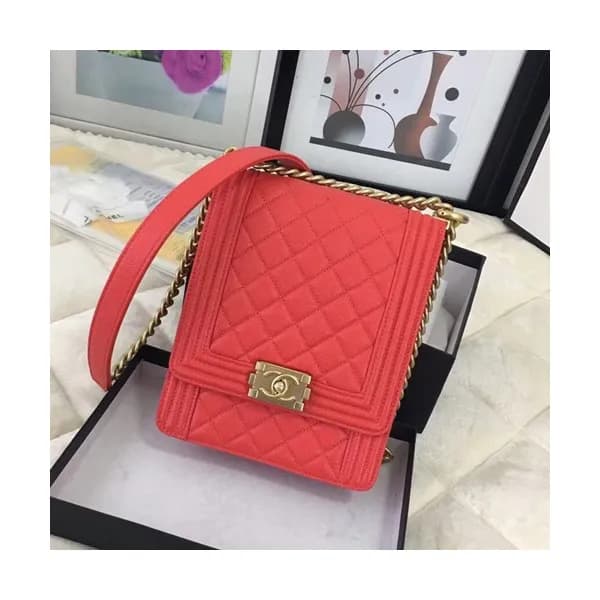 Chanel 2019 Boy Leather Chain Shoulder Bag ,19.5CM… - 1