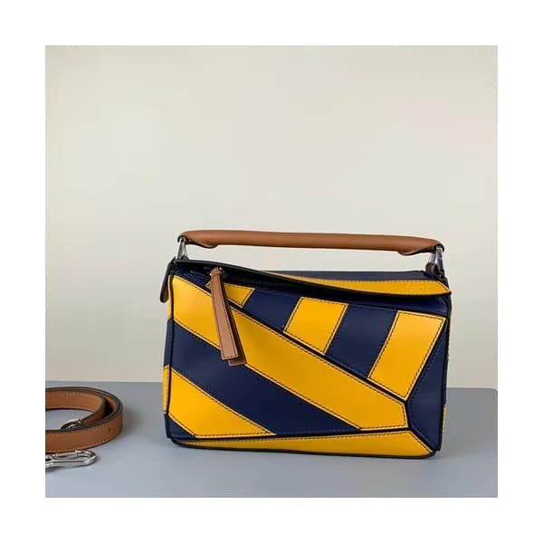 Loewe 2019 Puzzle Small Shoulder Bag, 24CM - 로에베 2… - 1