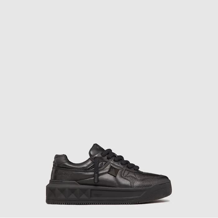발렌티노 남/녀 원 스터드 XL 나파 가죽 로우탑 스니커즈 - Valentino Unise… - 1