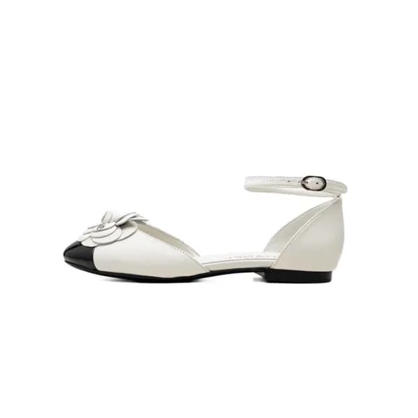 샤넬 여성 까멜리아 화이트 샌들 - Chanel Womens White Sandals - … - 1