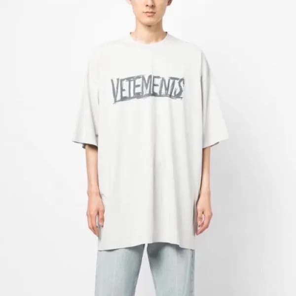 베트멍 남/녀 베이지 반팔 티셔츠 - Vetements Unisex Beige Tshirt… - 1