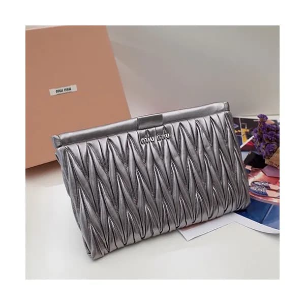 MiuMiu 2019 Women Clutch Bag,28cm - 미우미우 2019 여성용 … - 1