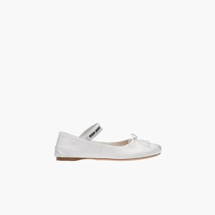 미우미우 새틴 발레리나 화이트 【매장120만원대】 - Miumiu Womens White … - 1