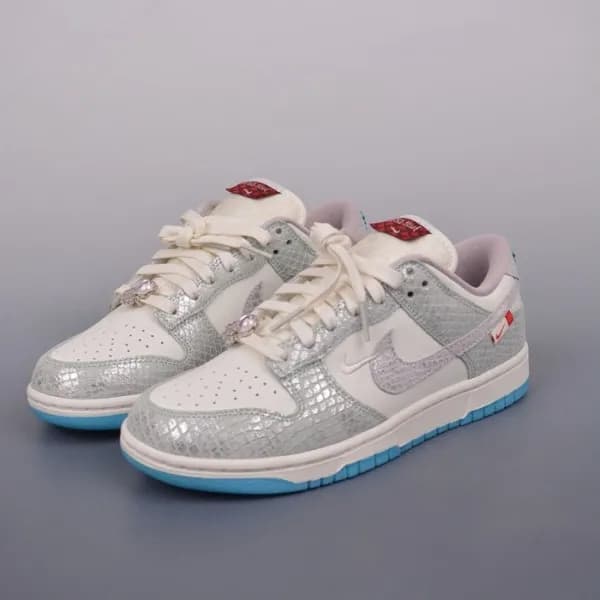 나이키 남/녀 그레이 스니커즈 - Nike SB Dunk Unisex Gray Sneake… - 1