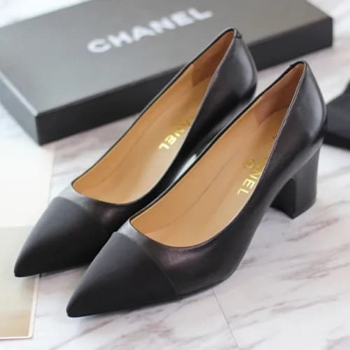 Chanel 2018 Ladies Classic CC Steel Logo Middle He… - 1