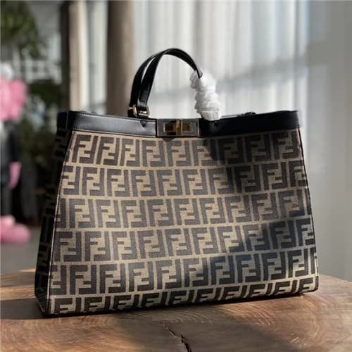 [수납력 최고]Fendi 2021 Peekaboo X-Tote Bag/Shopper Bag… - 1