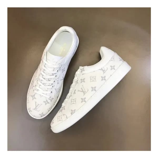 루이비통 남성 화이트 스니커즈 - Louis vuitton Mens White Sneake… - 1