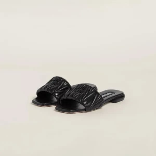 미우미우 여성 블랙 뮬 - Miumiu Womens Black Slippers - mis6… - 1