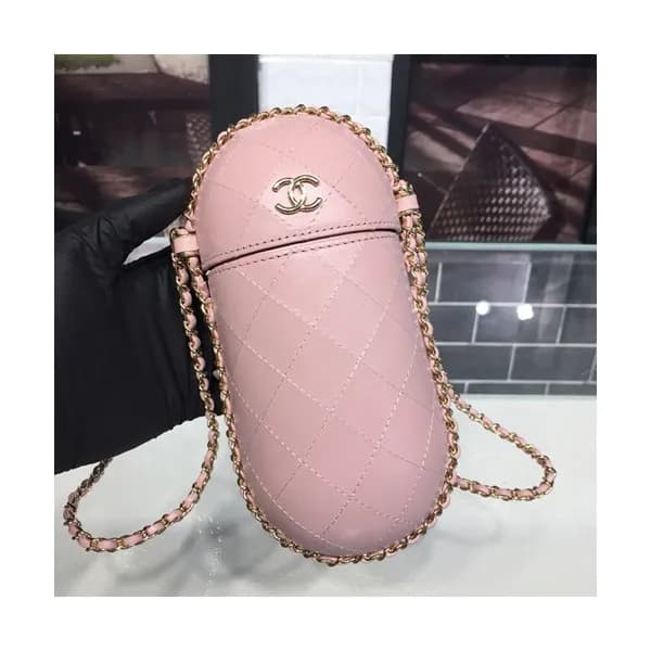 Chanel 2019 Leather Chain Shoulder Bag / Phone Bag…