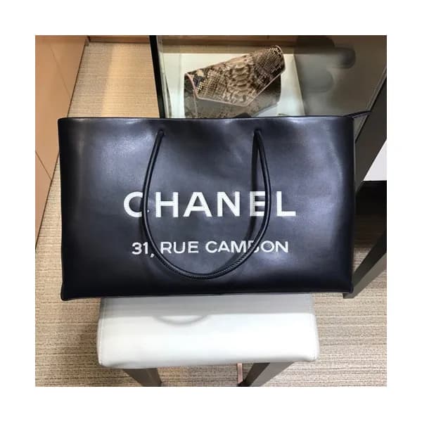 Chanel 2019 Leather Large Tote Shoulder Shopper Ba… - 1