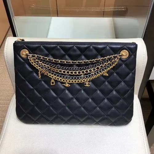 Chanel 2019 Leather Women Clutch Bag ,28CM - 샤넬 20… - 1