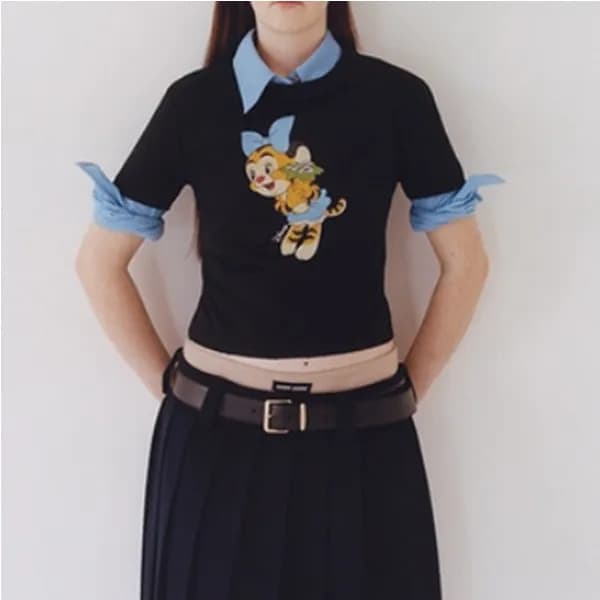 미우미우 여성 크루넥 블랙 반팔티 - Ladys Black Tshirts - miu0243… - 1