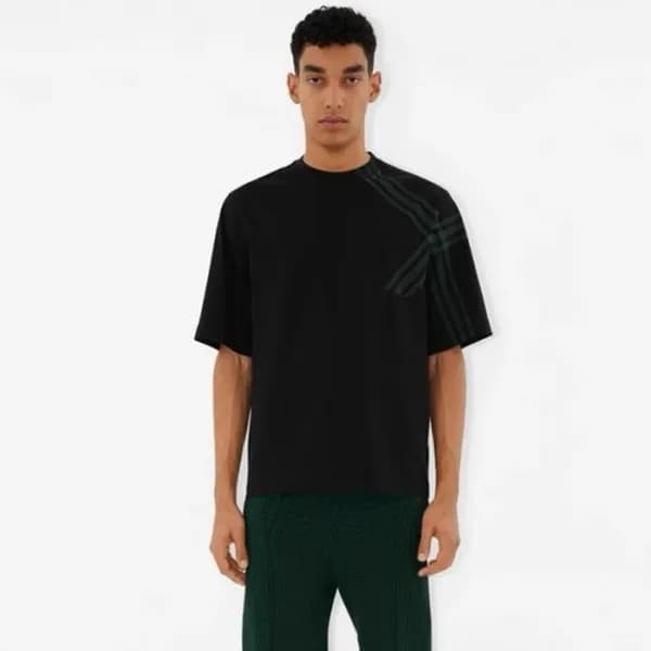 버버리 남성 블랙 크루넥 반팔티 - Burberry Mens Black Tshirts - … - 1