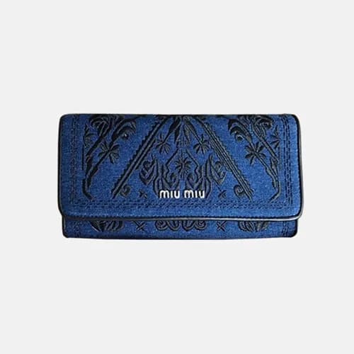18/19 MiuMiu Ladies Matelassé Logo Long Purse 5MH1… - 1