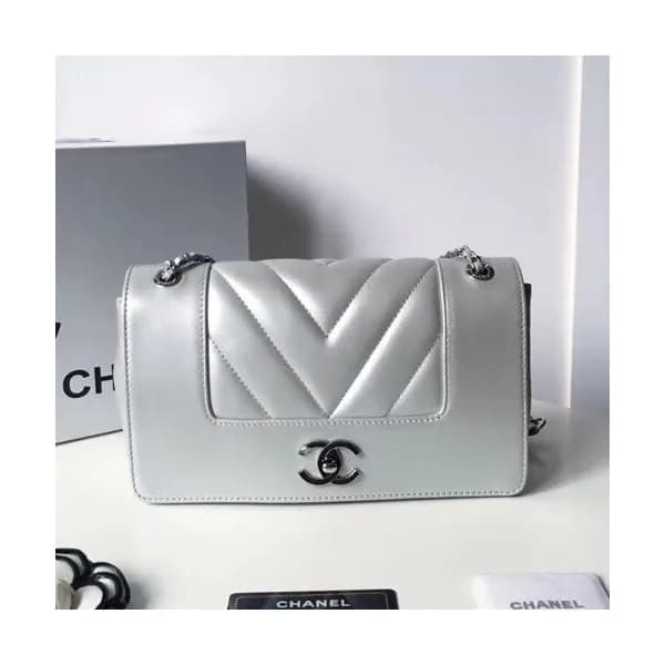 Chanel Women Leather Chain Shoulder Bag ,25CM - 샤넬… - 1