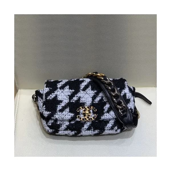 Chanel 2019 Women Hip Sack Belt Bag ,17CM - 샤넬 201… - 1