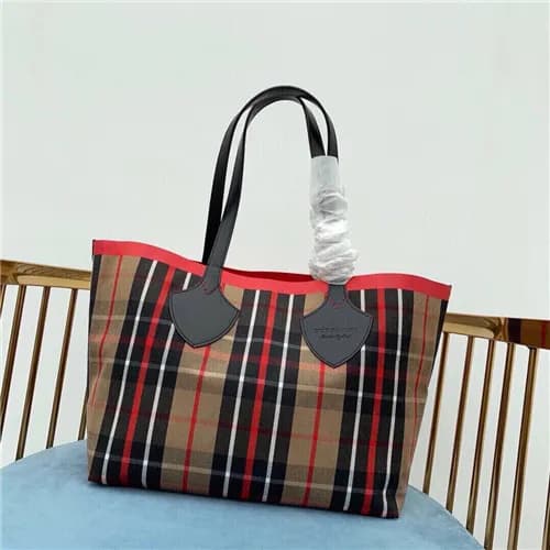 [버버리]Burberry 2020 Women'sTote Shopper Bag,51c… - 1