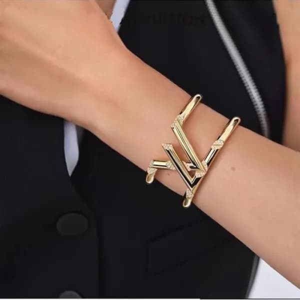 루이비통 여성 골드 팔찌 - Louis vuitton Womens Gold Bangle -… - 1