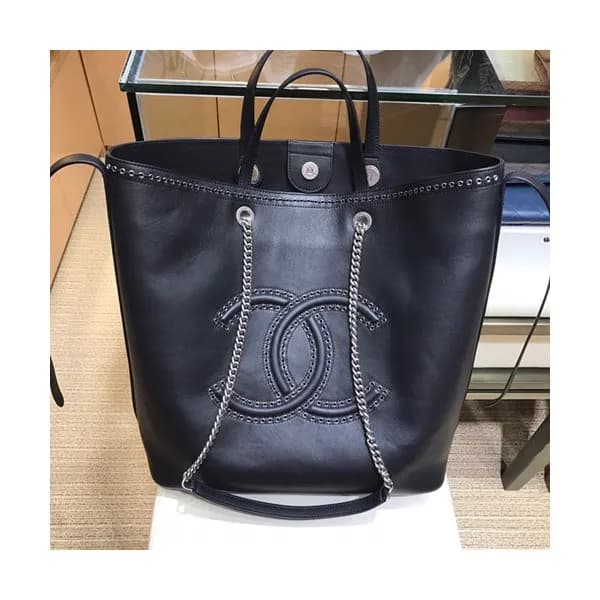 Chanel 2019 Leather Women Tote Shoulder Shopper Ba… - 1
