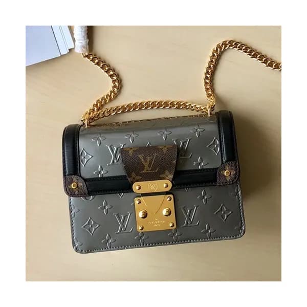 Louis Vuitton 2019 Wynwood Monogram Vernis Shoulde… - 1