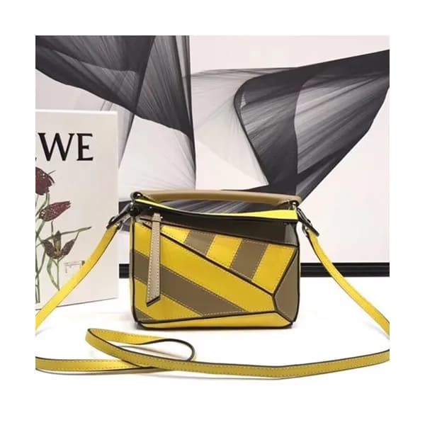 Loewe 2019 Puzzle Mini Shoulder Bag, 18CM - 로에베 20… - 1