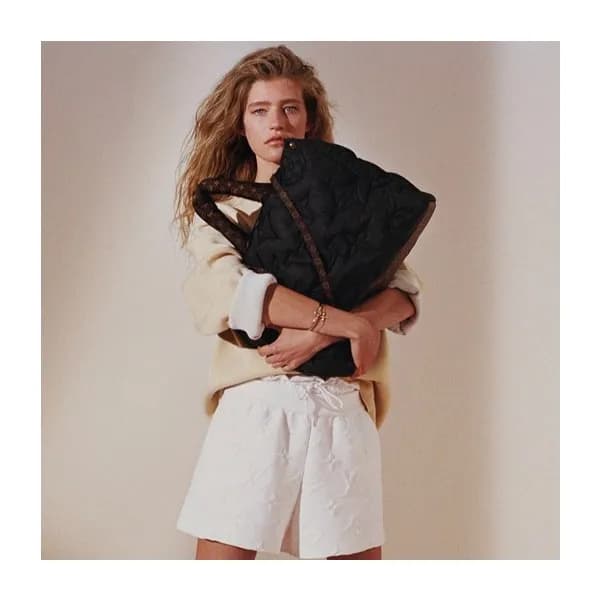 루이비통 여성 블랙 온더고 - Louis vuitton Womens Black OnTheG… - 1