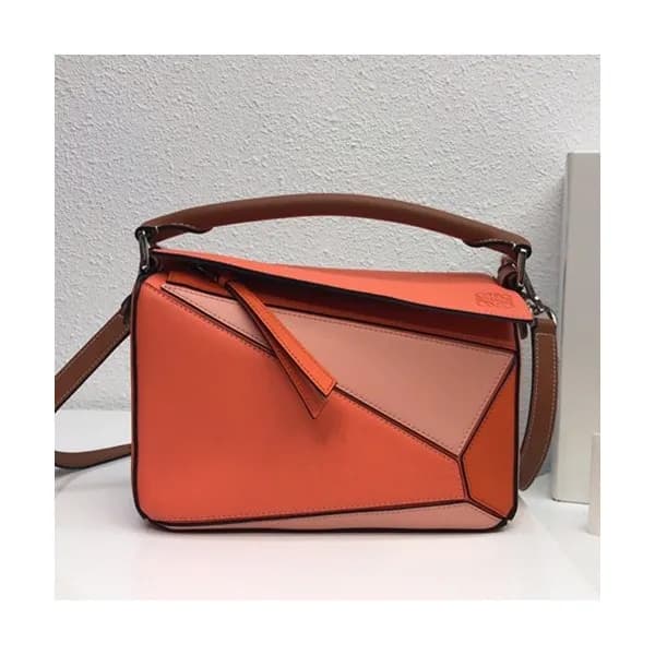 Loewe 2019 Puzzle Medium Shoulder Bag, 29CM - 로에베 … - 1