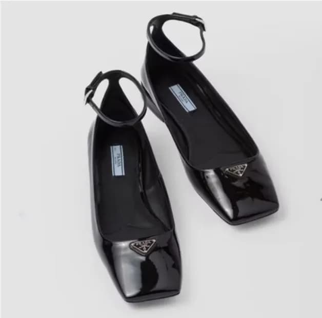 Prada 2022 Women's Leather Flat - 프라다 2022 여성용… - 1