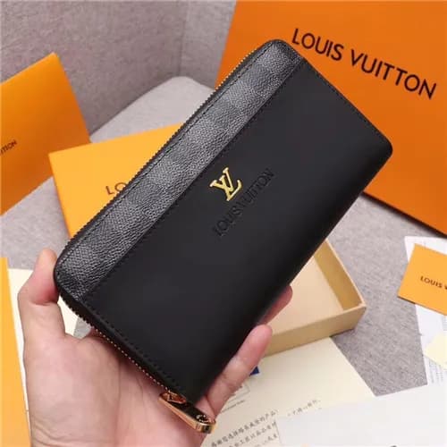 Louis Vuitton 2021 Men's Leather Wallet,19.5cm… - 1