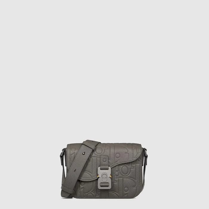 디올 남성 새들 스몰 플랩 스트랩백 - Dior Mens Saddle Small Flap … - 1