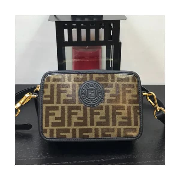 Fendi 2019 Camera Shoulder Bag ,19CM - 펜디 2019 남여공… - 1