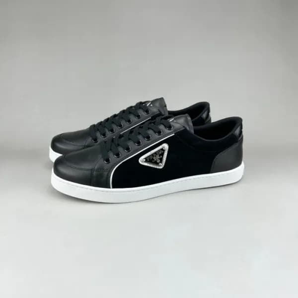 프라다 남성 클래식 블랙 스니커즈 - Prada Mens Black Sneakers - p… - 1