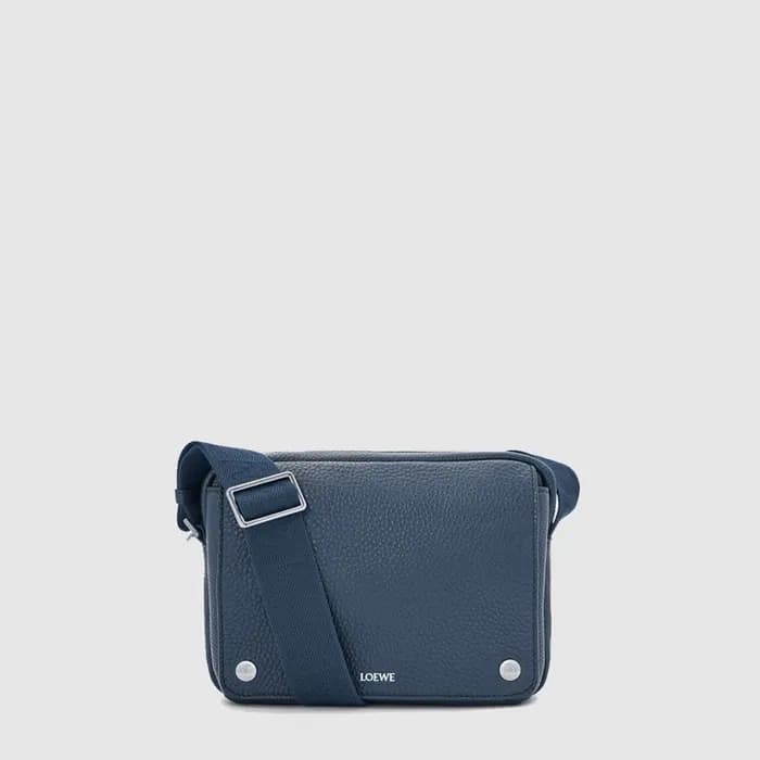 로에베 남성 미디엄 페블 메신저 백 - Loewe Mens Medium Pebble Mes… - 1