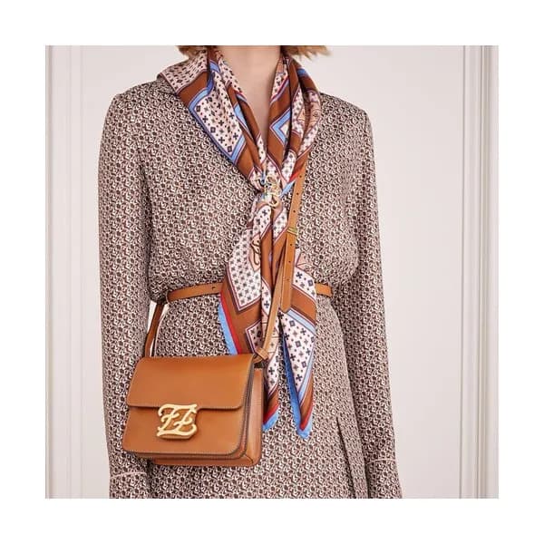 Fendi 2019 Leather Shoulder Bag, 17cm - 펜디 2019 여성… - 1
