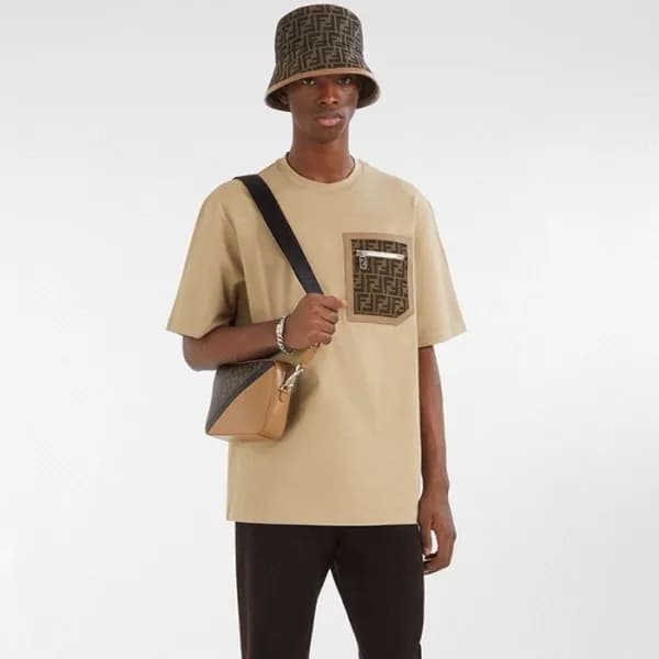 펜디 남성 카멜 반팔티 - Fendi Mens Camel Short sleeved Tshi… - 1