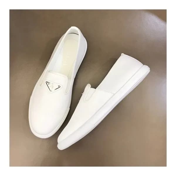 프라다 남성 클래식 화이트 슬립온 - Mens White Slip-ons - pra0271… - 1