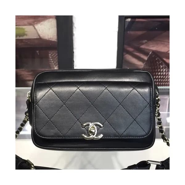 Chanel Vintage Chain Leather Camera Bag, 20CM - 샤넬…