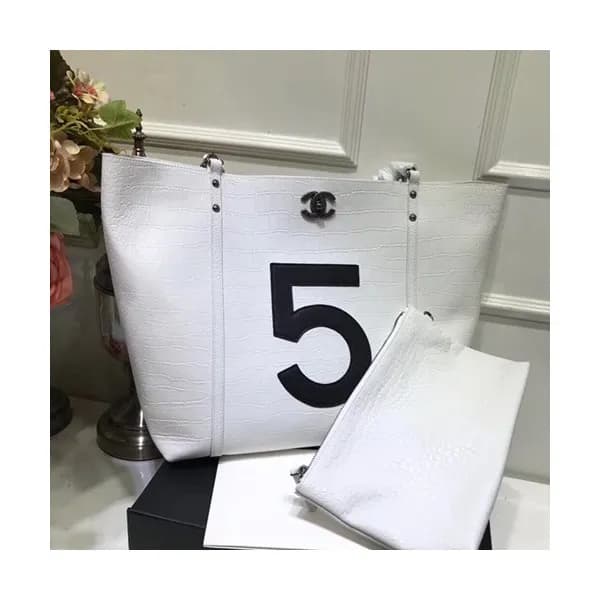 Chanel 2019 Leather Women Tote Shoulder Shopper Ba… - 1