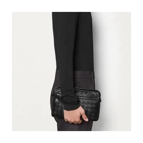 Bottega Veneta 2020 Leather Pouch Bag / Shoulder B… - 1