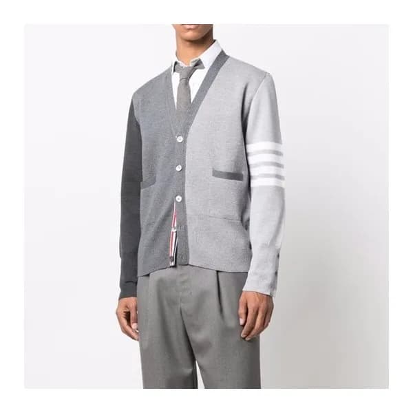 톰브라운 남성 브이넥 그레이 가디건 - Thom Browne Mens Gray Cardig… - 1