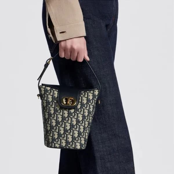 디올 여성 네이비 버킷백 - Dior Womens Navy Bucket Bag - ba08… - 1