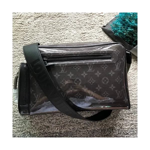 Louis Vuitton 2018 Monogram Messenger Camera Shoul… - 1