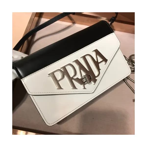 Prada Logo Chain Shoulder Bag,19cm - 프라다 로고 체인 숄더백… - 1